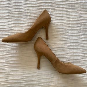 Tan suede pumps